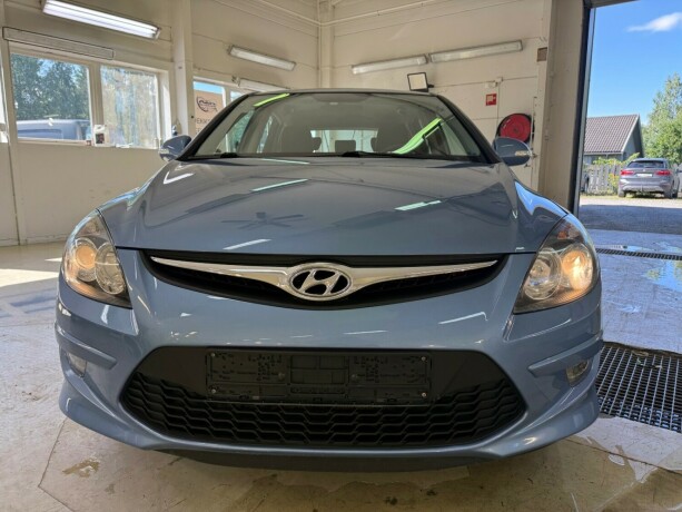 hyundai-i30-bensin-2011-big-8