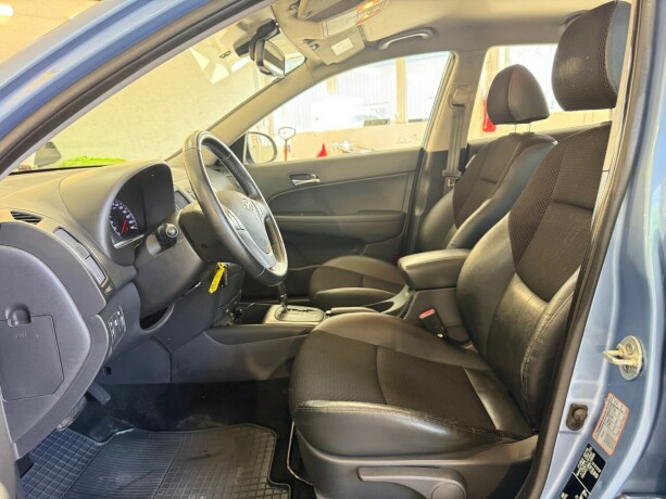 hyundai-i30-bensin-2011-big-17