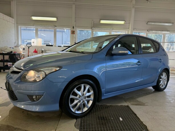 hyundai-i30-bensin-2011-big-1