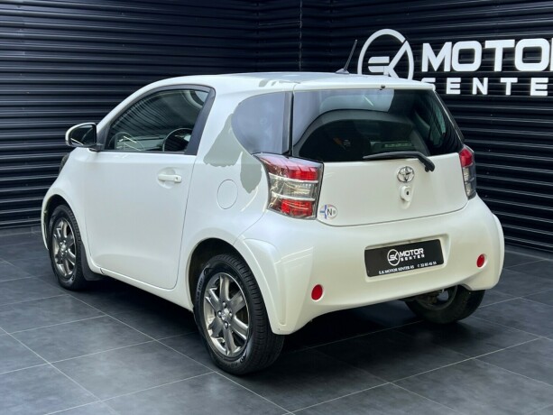 toyota-iq-bensin-2009-big-1