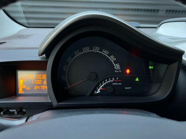 toyota-iq-bensin-2009-big-12