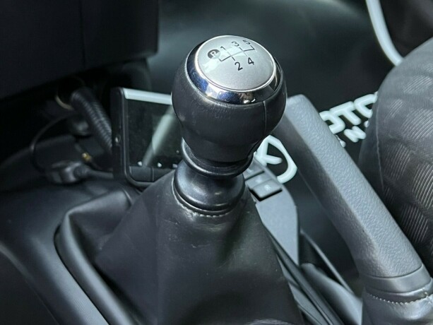 toyota-iq-bensin-2009-big-16