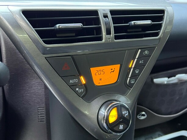 toyota-iq-bensin-2009-big-13