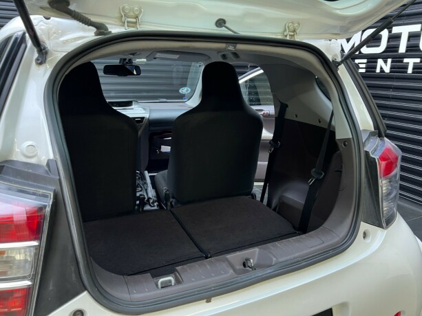 toyota-iq-bensin-2009-big-22