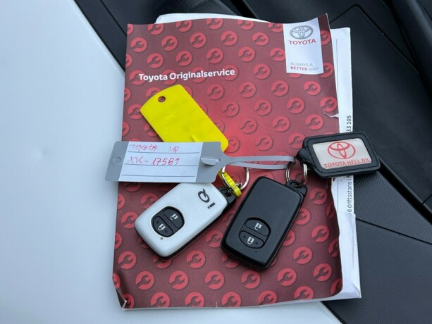 toyota-iq-bensin-2009-big-24