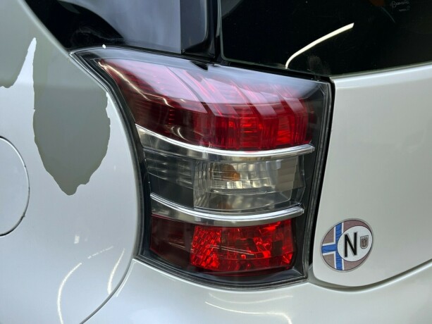 toyota-iq-bensin-2009-big-6