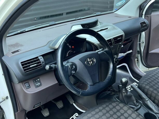 toyota-iq-bensin-2009-big-8