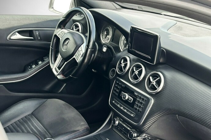 mercedes-benz-a200-diesel-2013-big-9