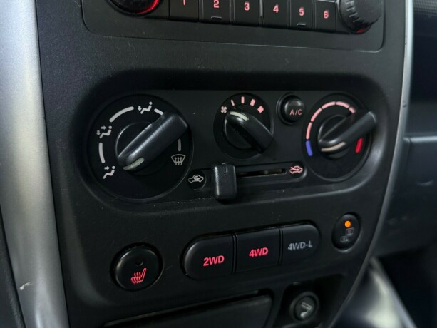 suzuki-jimny-bensin-2006-big-13