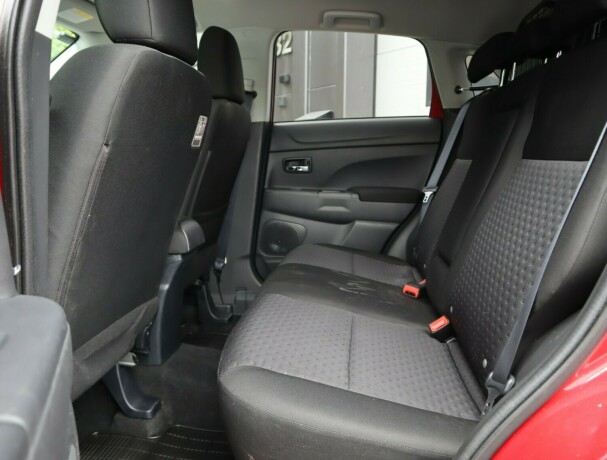 mitsubishi-asx-diesel-2011-big-11