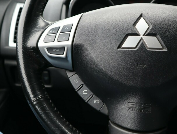 mitsubishi-asx-diesel-2011-big-13