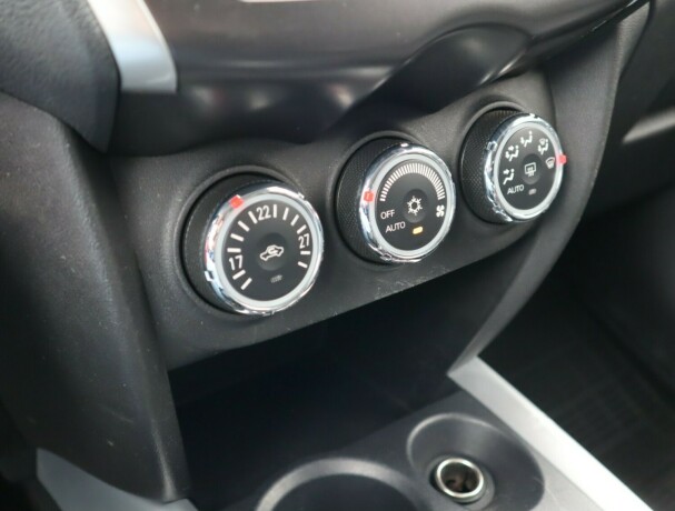 mitsubishi-asx-diesel-2011-big-16