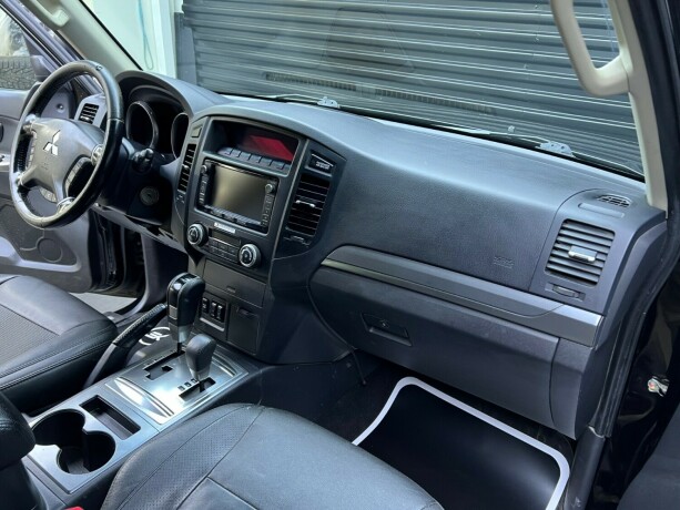 mitsubishi-pajero-diesel-2014-big-9