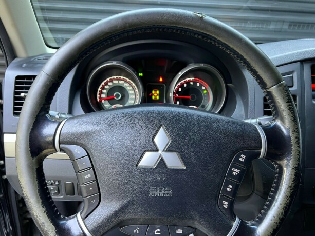mitsubishi-pajero-diesel-2014-big-10