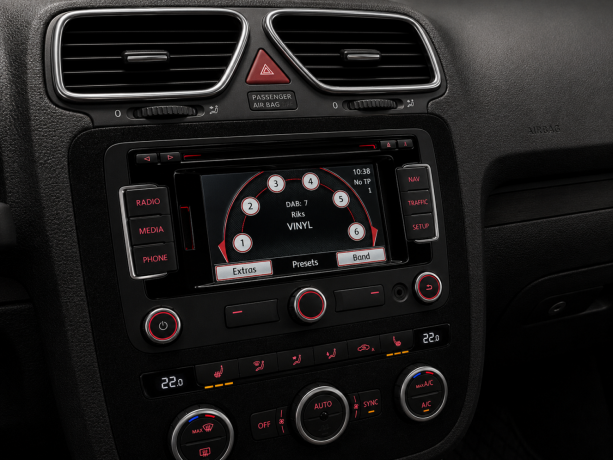 volkswagen-scirocco-bensin-2014-big-13