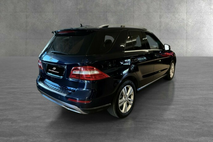 mercedes-benz-ml250-diesel-2015-big-5