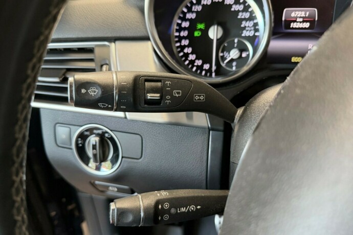 mercedes-benz-ml250-diesel-2015-big-15