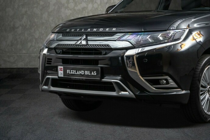mitsubishi-outlander-elektrisitetbensin-2019-big-3