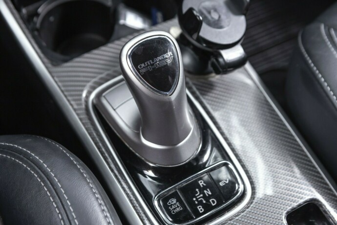 mitsubishi-outlander-elektrisitetbensin-2019-big-19