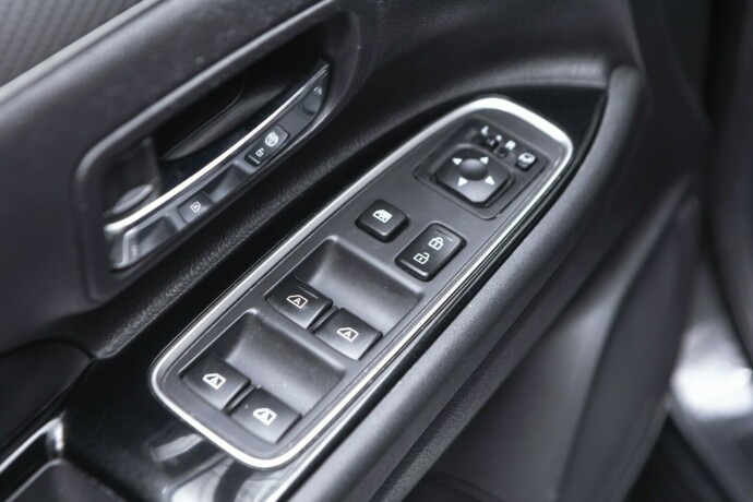 mitsubishi-outlander-elektrisitetbensin-2019-big-21