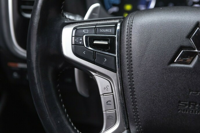 mitsubishi-outlander-elektrisitetbensin-2019-big-11
