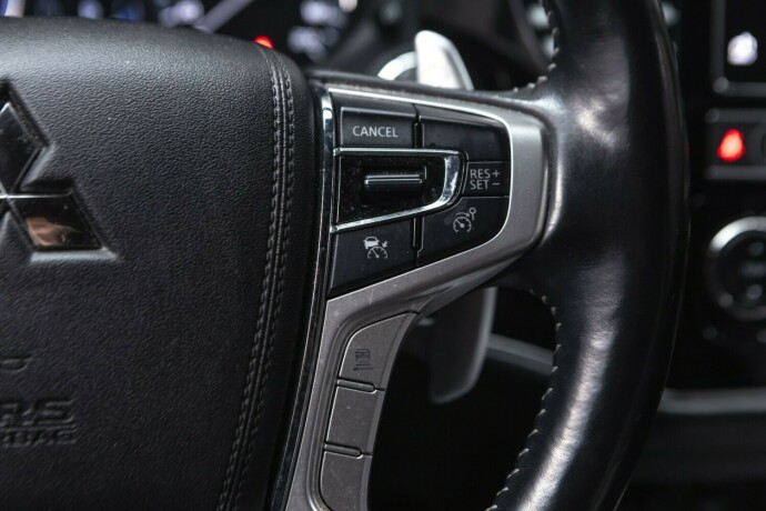 mitsubishi-outlander-elektrisitetbensin-2019-big-12