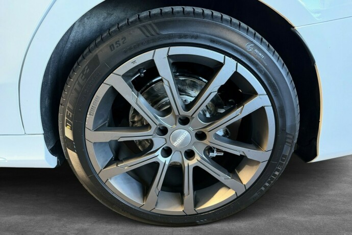 mercedes-benz-c-klasse-elektrisitetbensin-2018-big-31