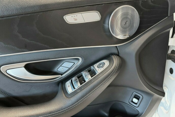 mercedes-benz-c-klasse-elektrisitetbensin-2018-big-10