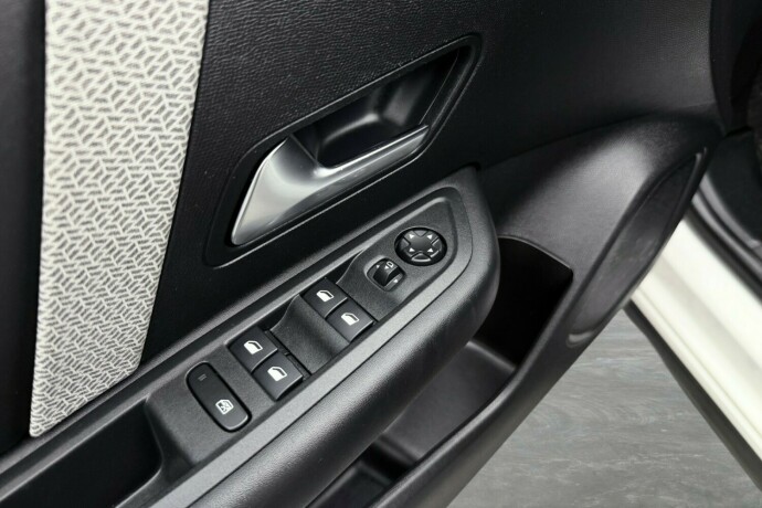 citroen-e-c4-elektrisitet-2023-big-13