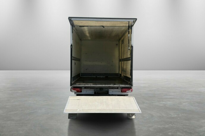 mercedes-benz-sprinter-diesel-2016-big-10