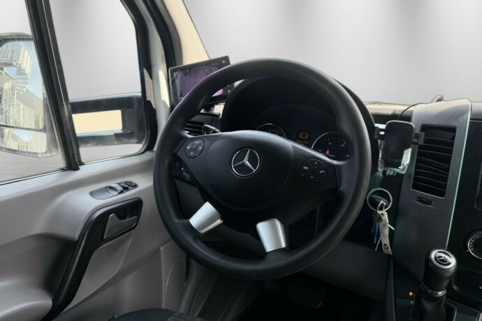 mercedes-benz-sprinter-diesel-2016-big-14