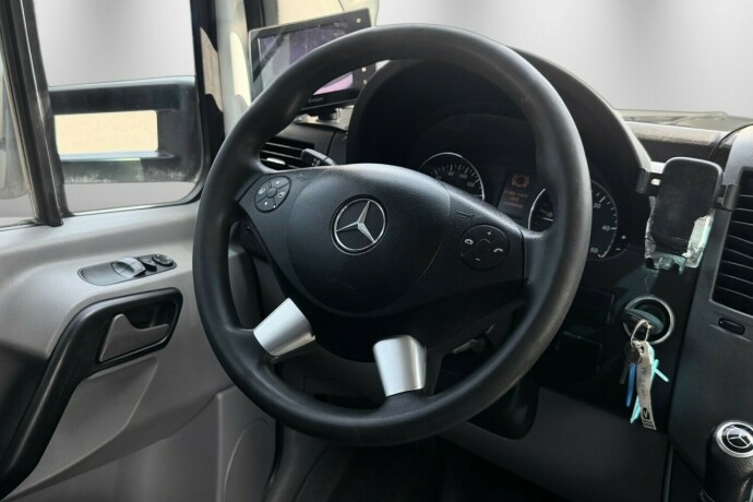 mercedes-benz-sprinter-diesel-2016-big-15