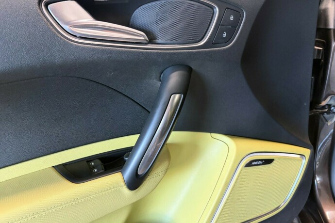 audi-a1-bensin-2012-big-19