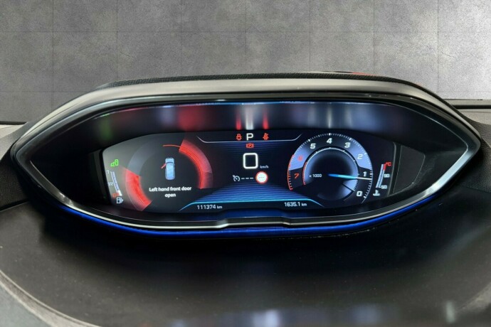 peugeot-5008-bensin-2018-big-22