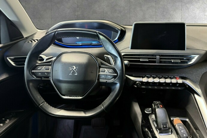 peugeot-5008-bensin-2018-big-13