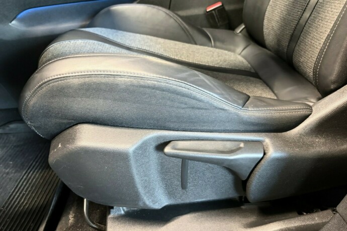 peugeot-5008-bensin-2018-big-26