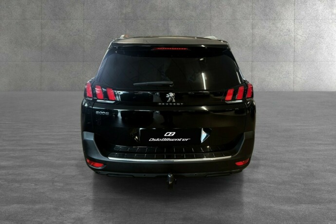 peugeot-5008-bensin-2018-big-4