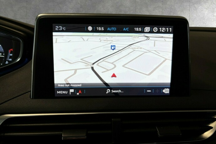 peugeot-5008-bensin-2018-big-15