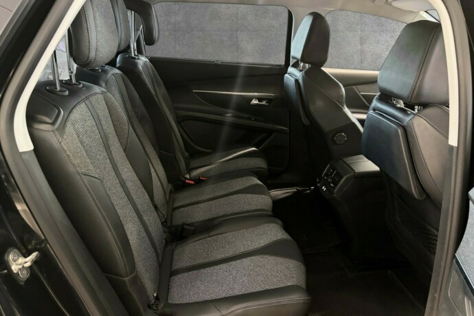 peugeot-5008-bensin-2018-big-17