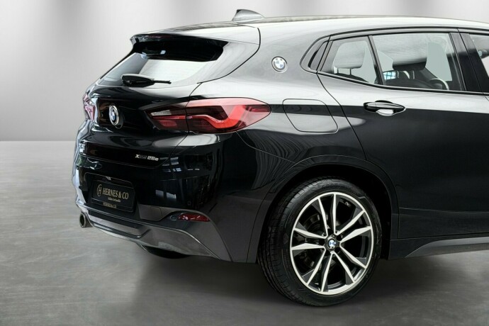 bmw-x2-elektrisitetbensin-2021-big-7