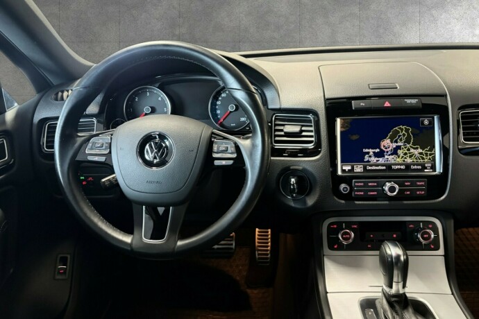 volkswagen-touareg-diesel-2012-big-11