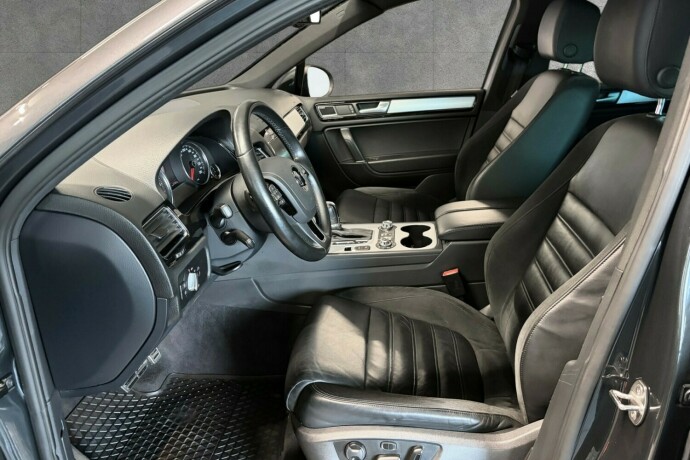 volkswagen-touareg-diesel-2012-big-8