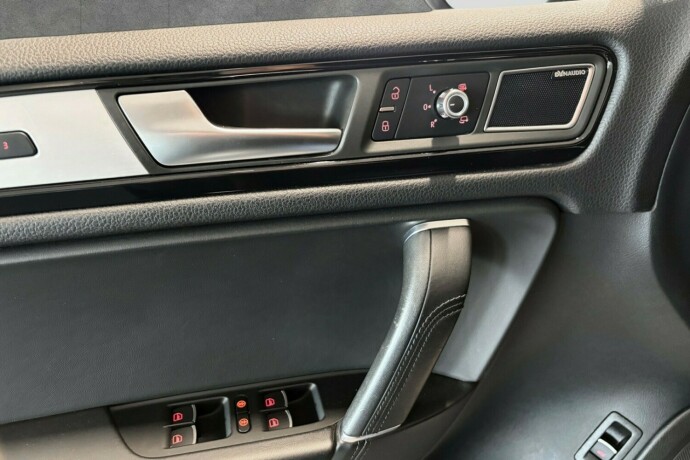 volkswagen-touareg-diesel-2012-big-20