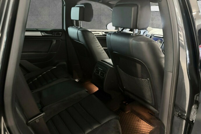 volkswagen-touareg-diesel-2012-big-23