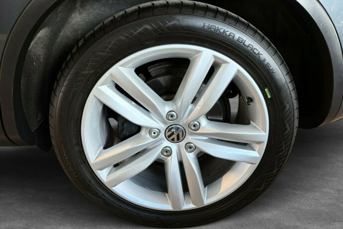 volkswagen-touareg-diesel-2012-big-27