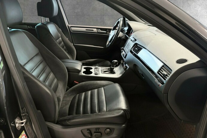 volkswagen-touareg-diesel-2012-big-25