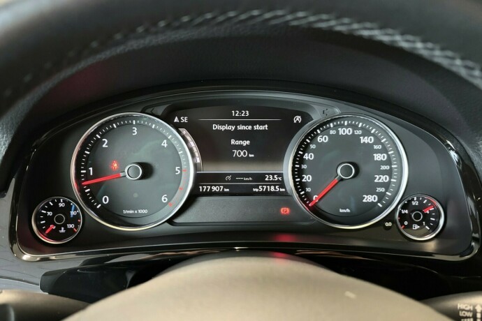 volkswagen-touareg-diesel-2012-big-17
