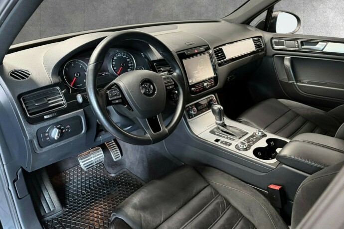 volkswagen-touareg-diesel-2012-big-9