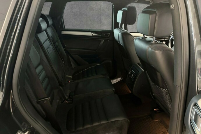 volkswagen-touareg-diesel-2012-big-24