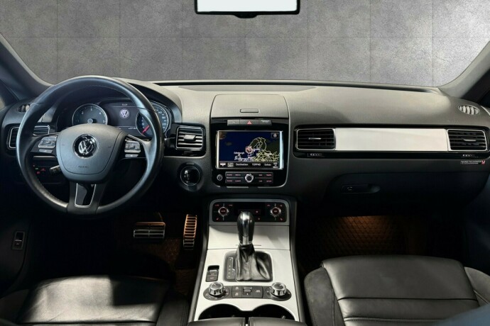 volkswagen-touareg-diesel-2012-big-10